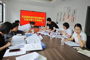 北青：郑智退出教练组传闻不实，3名国足助教正接受海外阶段培训
